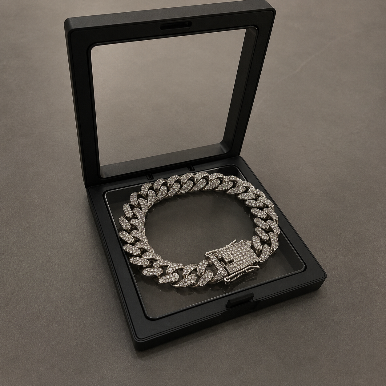 Bracciale Cuban ghiacciato Novera con zirconi CZ